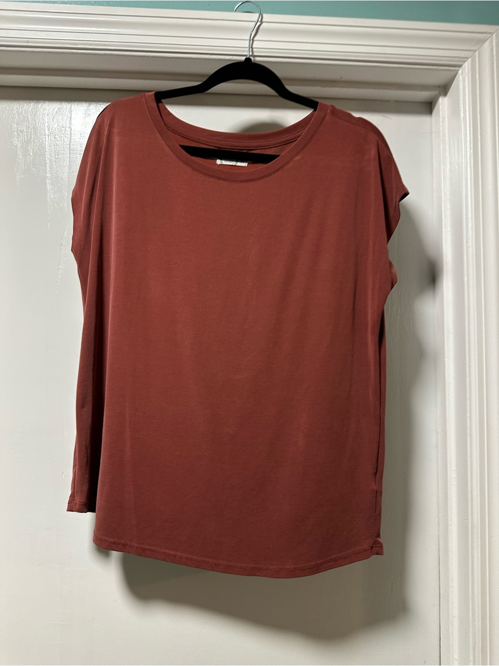 Maurices Short-Sleeve Women's Tee in Rust Brown